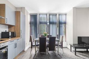 Superior Apartment, Ensuite (Ground floor Apt 2) | Interior - Stay Smiling- North Park Road (Bradford)