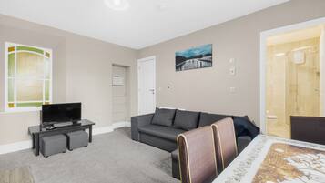 Standard Apartment, Ensuite (First floor ) | Lounge