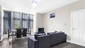 Appartamento Superior, bagno in camera (Ground floor Apt 2) | Ristorante