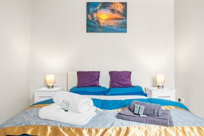 Premier Apartment, Ensuite (First floor 4) | 1 bedroom - Stay Smiling- North Park Road (Bradford)