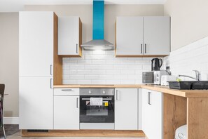 Premier-Apartment, mit Bad (First floor 4) | Eigene Küche