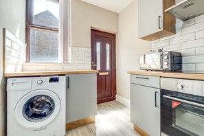 Deluxe-Apartment, mit Bad (Ground floor 1) | Eigene Küche