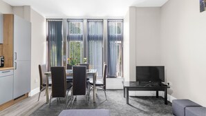 Appartamento Superior, bagno in camera (Ground floor Apt 2) | Ristorante