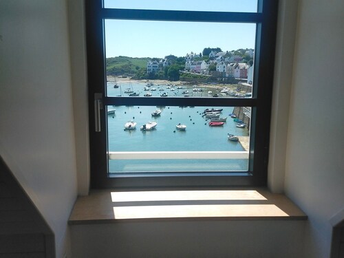 Comfortable Apartment with Panoramic View in Sauzon