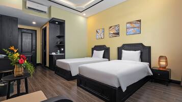 Superior eenpersoonskamer, uitzicht op bergen | 1 slaapkamer, een minibar, een kluis op de kamer