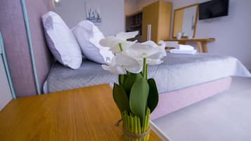 Habitació quàdruple familiar | Escriptori, espai de treball apte per a portàtils i wifi gratuïta