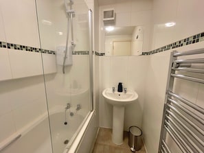 Apartment | Bathroom