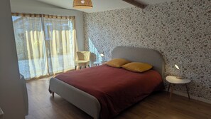 2 chambres, fer et planche à repasser, Wi-Fi gratuit, draps fournis