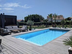Outdoor pool, a heated pool - Magnifique Maison D'architecte - Piscine Chauffée (Anglet)