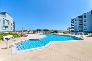 Pool - N Topsail Beach Condo: Panoramic Ocean Views! (North Topsail Beach)