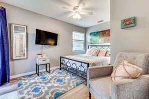 3 soverom, strykejern/-brett, reiseseng for barn og internettilgang