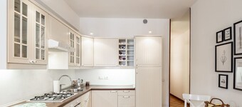 GuestHost - Apartment located on the first floor of a building without a lift (15 steps at the entrance)In 37 sqm it accommodates 4 people, with a double bedroom and a sofa bed in the living room.Tram stop under the house at 150 meters.Parking on both wh