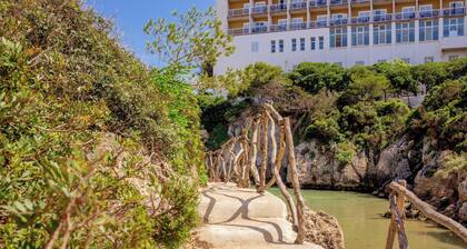 Holiday Home 'Villa Elfa' near the Beach with Pool, Garden & Wi-Fi