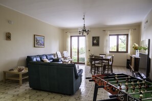 Televisor i llar de foc 