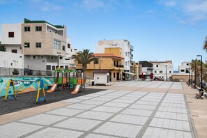 Children’s area - Vacation Home "Del Pescador Planta Alta" with Sea View, Balcony & Wi-Fi (Arico)