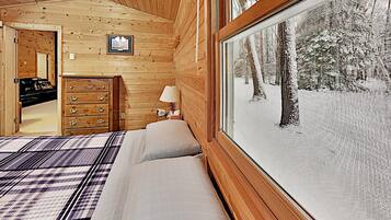 Cabin, Multiple Beds, Kitchen | 3 bedrooms, free WiFi