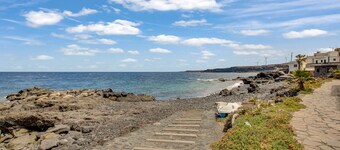 Vacation Home 'Casa del Pescador Planta Baja' near Beach with Terrace & Wi-Fi