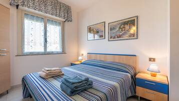 1 Schlafzimmer, Bügeleisen/Bügelbrett, Bettwäsche