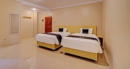 Super OYO Collection O Andono Hotel