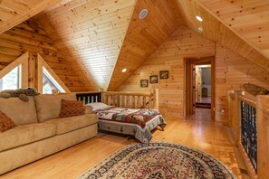 5 bedrooms, free WiFi, bed sheets