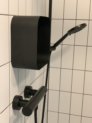 Hand-held showerhead - Centrally located, yet very quiet (Zermatt)