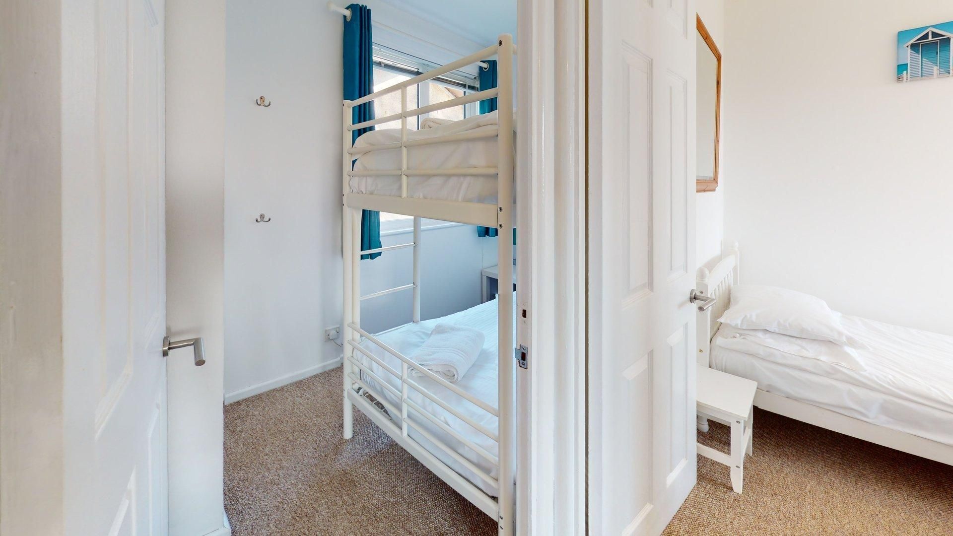 3 chambres, fer et planche à repasser, Wi-Fi, literie fournie