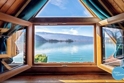 La Lézardière: Lakefront House on Lake Annecy