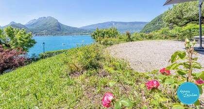 Le Fartot : maison rustique avec ponton privé.