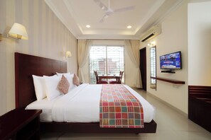 Executive Room | In-room safe, blackout curtains, iron/ironing board, rollaway beds - Lilac 3rd Block (Bengaluru)