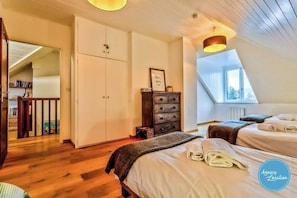 2 bedrooms, iron/ironing board, free WiFi, bed sheets - Magnificent Apartment T3 - Near the lake of Annecy (Menthon-Saint-Bernard)