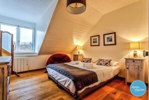 2 slaapkamers, een strijkplank/strijkijzer, gratis wifi, beddengoed