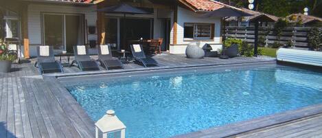 Piscine extérieure, piscine chauffée