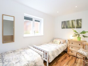 Cottage - Walnut Shade (Attleborough)