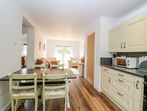 Casa de campo | Cozinha privada | Geladeira, lava-louças, chaleira elétrica, torradeira