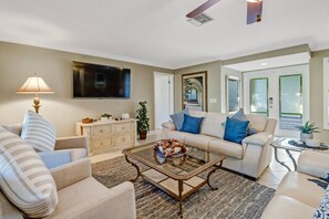 Hus (3318 SE 18TH PL) | Exteriör