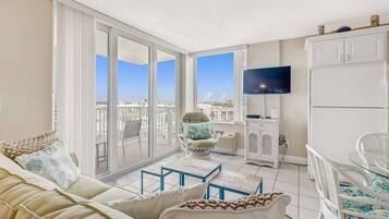 Condo (Estero Beach & Tennis 807) | Exterior