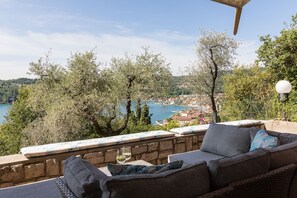 Terrace/patio - Villa Cuore with lake view and private pool (Salò)