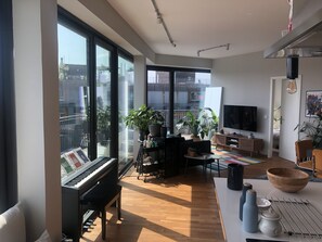 الإطلالة من المنشأة