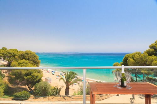 Beachfront apartment with sea views - UHC PANORAMIC