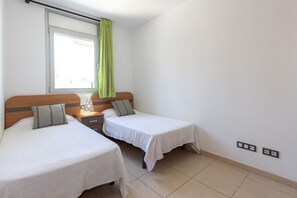 2 bedrooms, iron/ironing board, WiFi (free), bed sheets