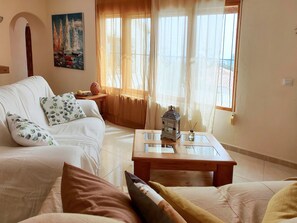 Televisie en een open haard