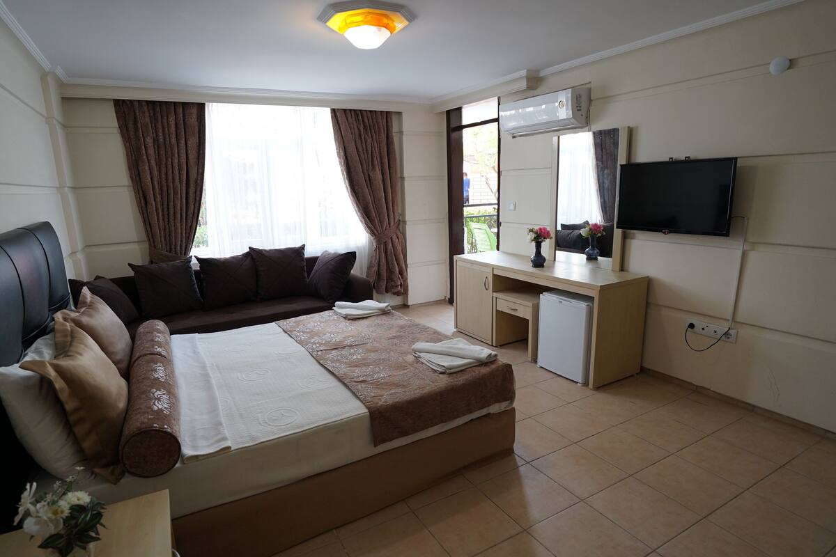 Standard Double Room | WiFi (free)