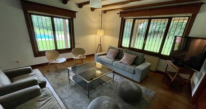 Villa by the sea. Privileged natural environment.