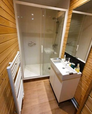 Shower - Apartment N°04 "Pas de l'Âne" 4 people (Mont-Dore)