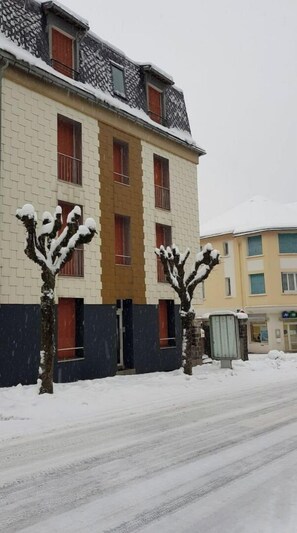 المنشأة من الخارج