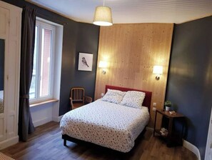 2 chambres, fer et planche à repasser, lit parapluie, Wi-Fi gratuit