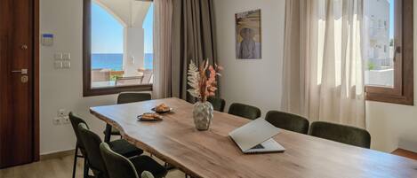 Maison Prestige | Aire de séjour | Téléviseur