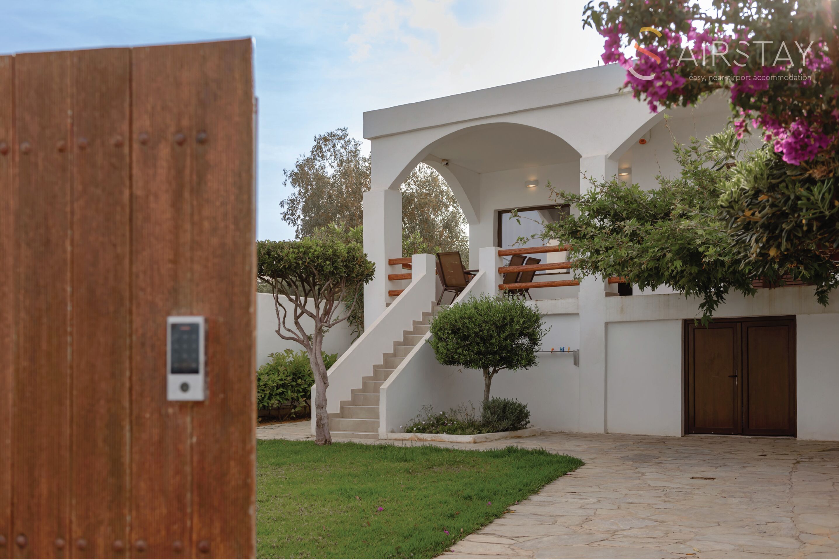 Mặt tiền nơi lưu trú