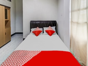 Deluxe Double Room | Free WiFi, bed sheets