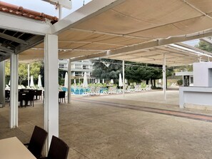 Outdoor dining - Charming Country Club Ehden apartment (Ehden)